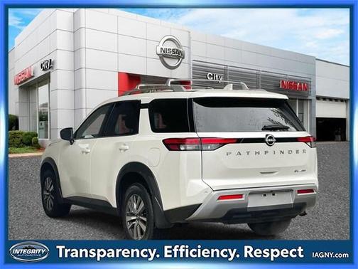 2024 Nissan Pathfinder SL 4WD
