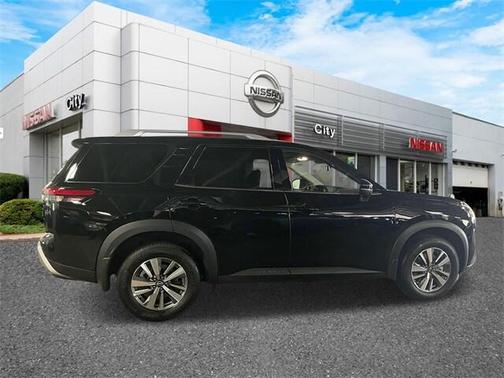 2025 Nissan Pathfinder SL 4WD