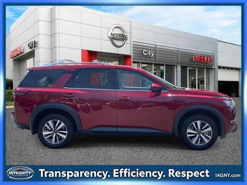 2024 Nissan Pathfinder SL 4WD