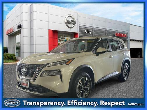 Pearl White Tricoat 2023 Nissan Rogue SV