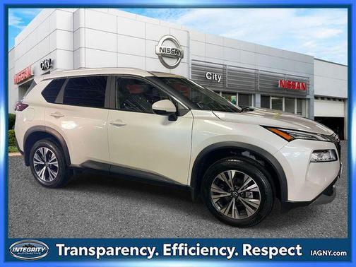 Pearl White Tricoat 2023 Nissan Rogue SV
