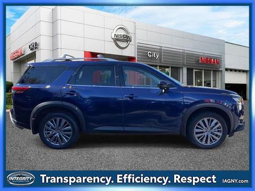 2025 Nissan Pathfinder SL 4WD