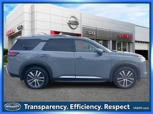 2022 Nissan Pathfinder Platinum 4WD