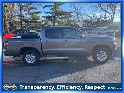 2024 Nissan Frontier SV