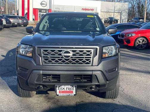 2024 Nissan Frontier SV