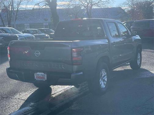 2024 Nissan Frontier SV