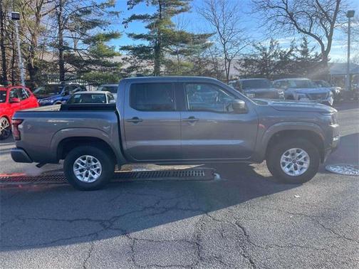 2024 Nissan Frontier SV