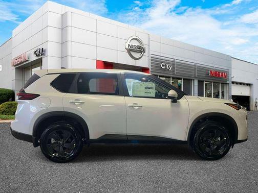 Everest White Pearl Tricoat 2026 Nissan Rogue SV
