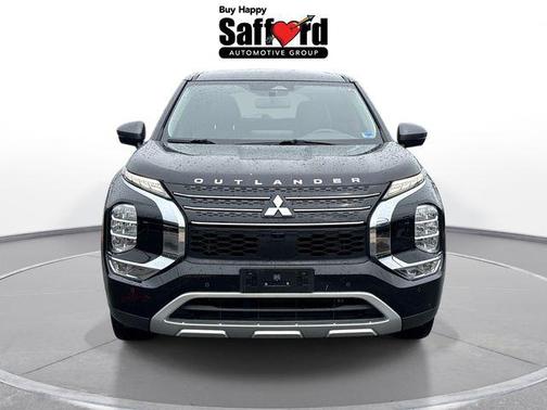 Black 2022 Mitsubishi Outlander SE