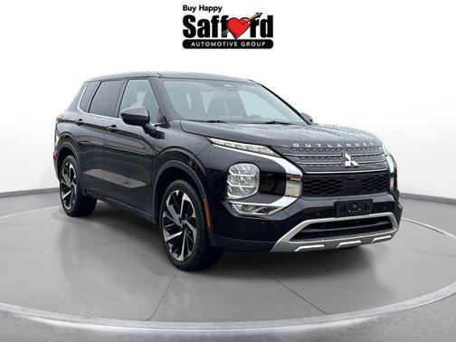 Black 2022 Mitsubishi Outlander SE