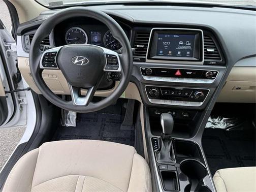 2019 Hyundai SONATA SE
