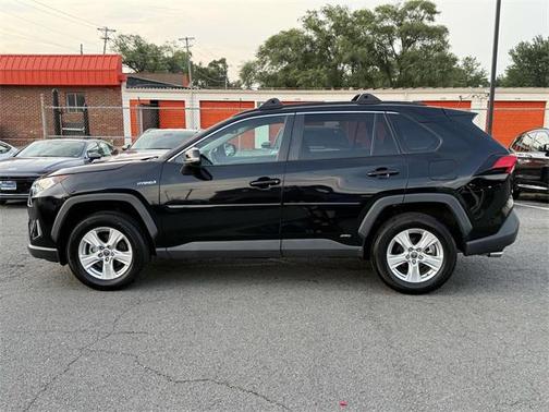 2021 Toyota RAV4 Hybrid XLE