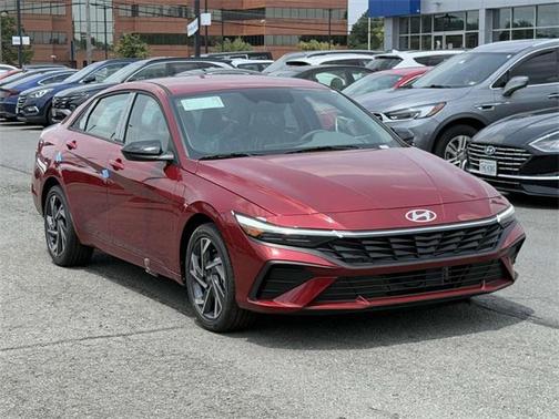 2025 Hyundai ELANTRA Sport