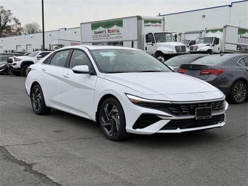 2025 Hyundai ELANTRA SEL