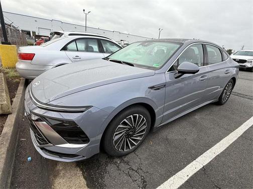 2025 Hyundai SONATA Hybrid Limited