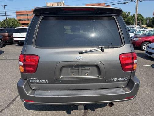 2004 Toyota Sequoia Limited
