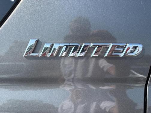 2004 Toyota Sequoia Limited