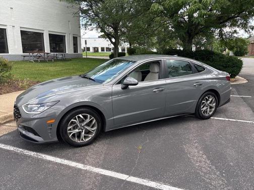 2022 Hyundai SONATA SEL