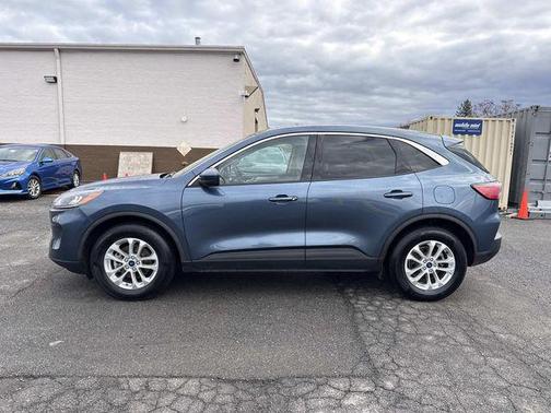 Blue Metallic 2020 Ford Escape SE