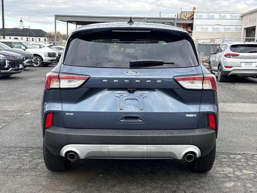 Blue Metallic 2020 Ford Escape SE