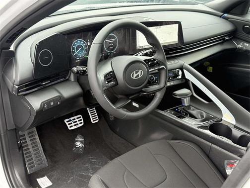 2025 Hyundai ELANTRA HEV SEL Sport