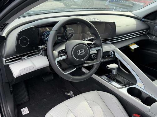 2025 Hyundai ELANTRA HEV Limited