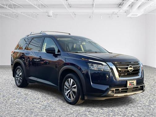 2022 Nissan Pathfinder SL 4WD