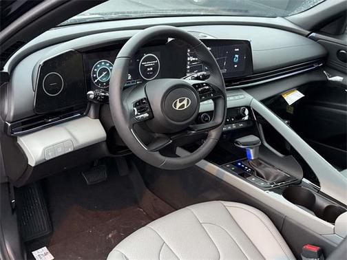 2025 Hyundai ELANTRA HEV Limited