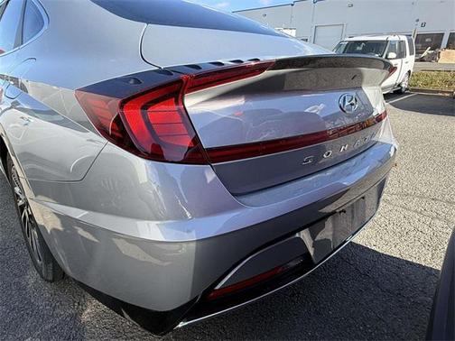 2023 Hyundai SONATA Hybrid SE