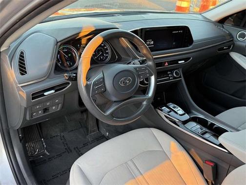2023 Hyundai SONATA Hybrid SE