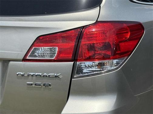 2014 Subaru Outback 3.6R Limited