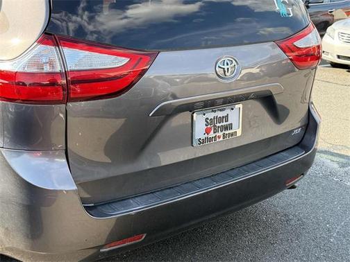 2015 Toyota Sienna XLE
