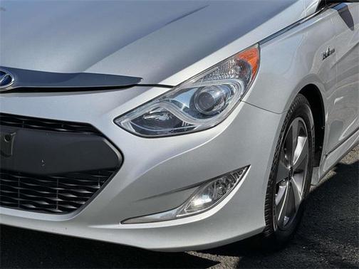 2012 Hyundai SONATA Hybrid Base