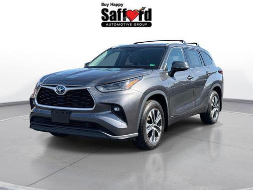 Magnetic Gray Metallic 2021 Toyota Highlander Hybrid XLE