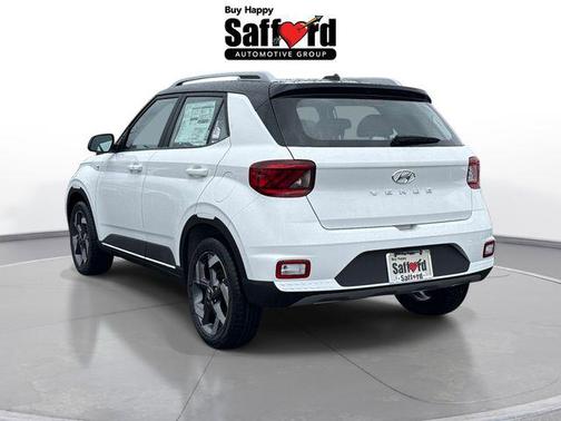 Lunar White w/Black Roof 2026 Hyundai VENUE SEL w/Two-Tone Roof