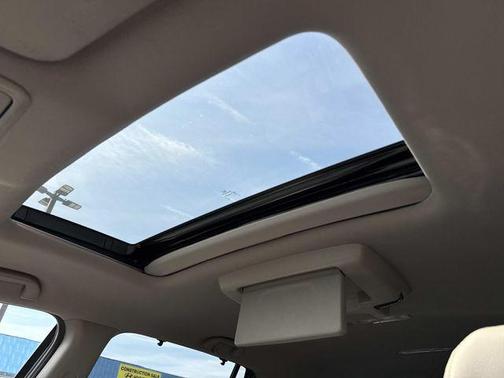Lunar Silver Metallic 2021 Honda Pilot Touring 8-Passenger