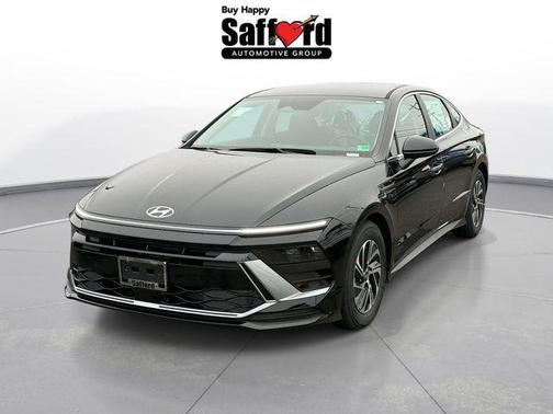 2026 Hyundai SONATA Hybrid Base