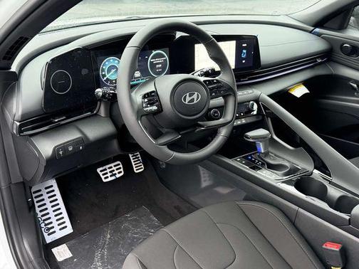 2025 Hyundai ELANTRA HEV SEL Sport