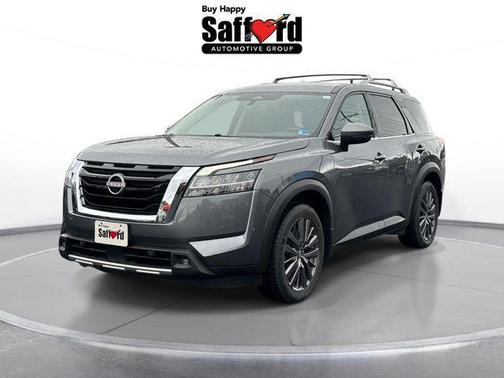 Gun Metallic 2022 Nissan Pathfinder SL 4WD
