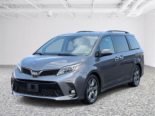 2019 Toyota Sienna SE