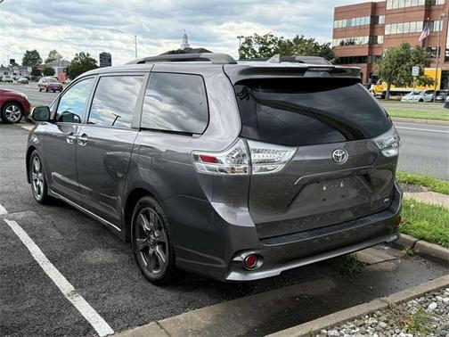 2019 Toyota Sienna SE