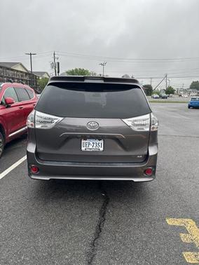 2019 Toyota Sienna SE