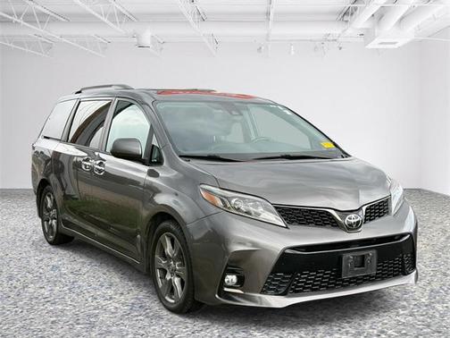 2019 Toyota Sienna SE