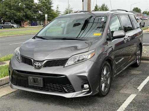 2019 Toyota Sienna SE