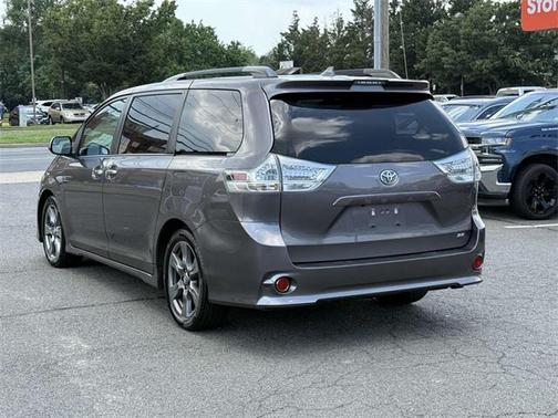 2019 Toyota Sienna SE