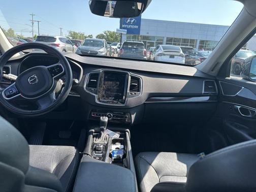 2019 Volvo XC90 T5 Momentum