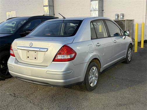 2010 Nissan Versa 1.8 S