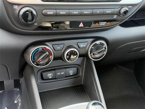 2025 Hyundai VENUE SE