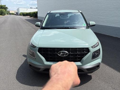 2025 Hyundai VENUE SE