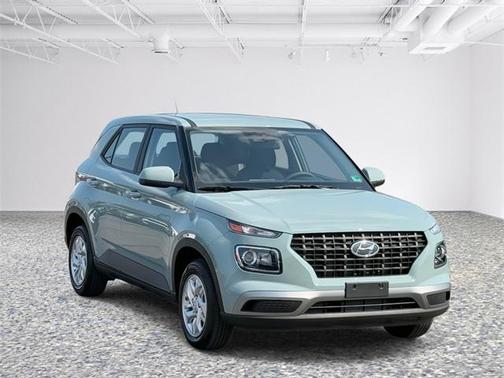 2025 Hyundai VENUE SE